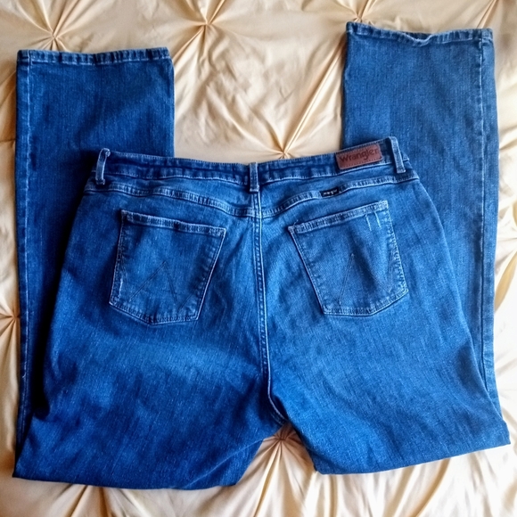 Wrangler Jeans Bundle - Picture 4 of 7
